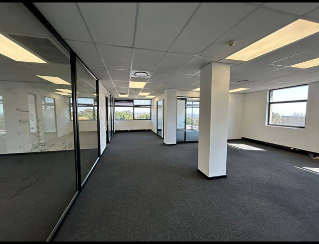 298M² OFFICE TO LET IN SANDTON CENTRAL